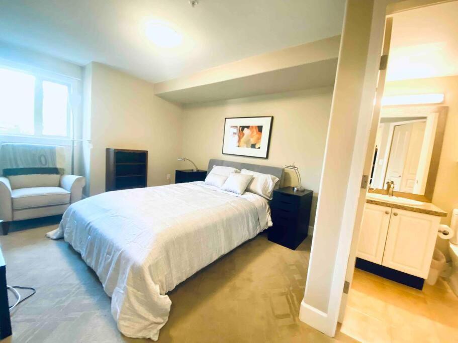 Amazing Location 2 Bedroom Minutes From Downtown Βικτώρια Εξωτερικό φωτογραφία