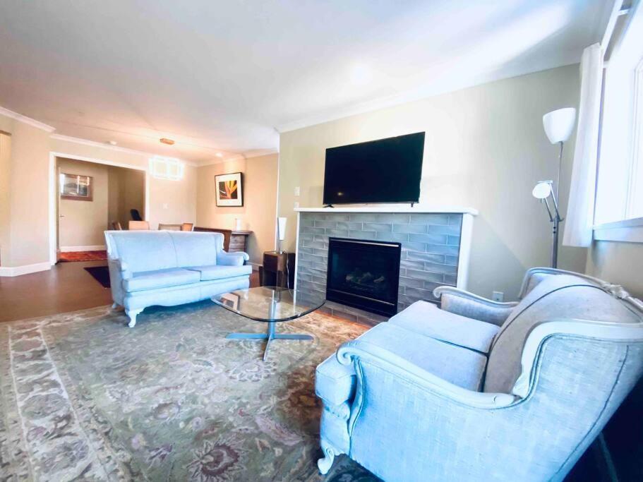 Amazing Location 2 Bedroom Minutes From Downtown Βικτώρια Εξωτερικό φωτογραφία