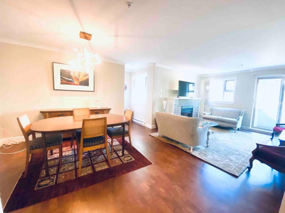 Amazing Location 2 Bedroom Minutes From Downtown Βικτώρια Εξωτερικό φωτογραφία
