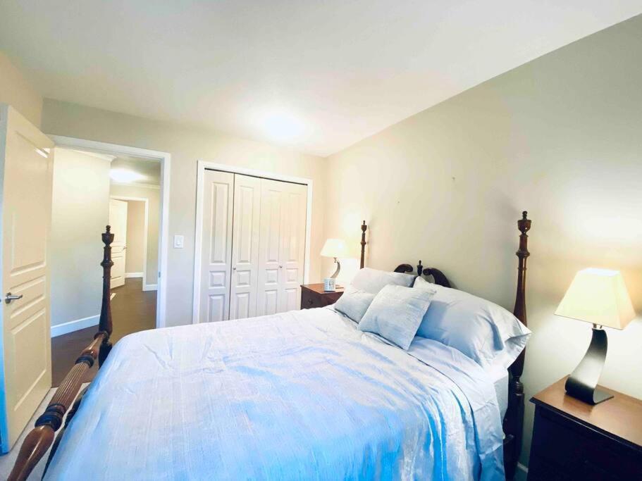 Amazing Location 2 Bedroom Minutes From Downtown Βικτώρια Εξωτερικό φωτογραφία